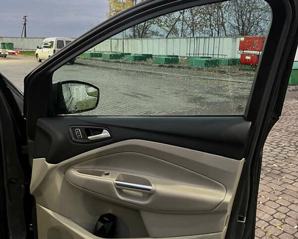 Сірий Форд Ескейп, об'ємом двигуна 1.6 л та пробігом 206 тис. км за 10300 $, фото 9 на Automoto.ua