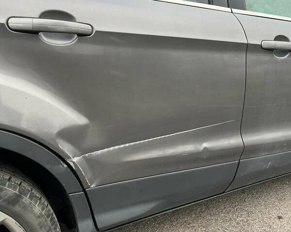 Сірий Форд Ескейп, об'ємом двигуна 1.6 л та пробігом 269 тис. км за 8200 $, фото 20 на Automoto.ua