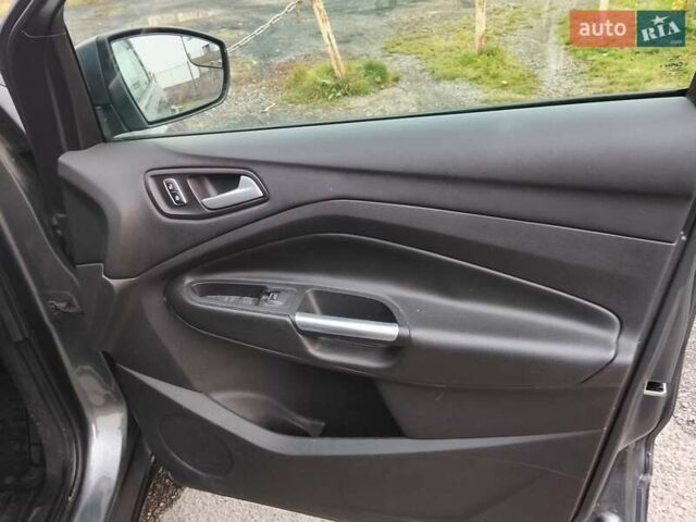 Сірий Форд Ескейп, об'ємом двигуна 1.6 л та пробігом 269 тис. км за 8200 $, фото 3 на Automoto.ua