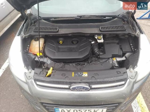 Сірий Форд Ескейп, об'ємом двигуна 2 л та пробігом 118 тис. км за 13300 $, фото 4 на Automoto.ua