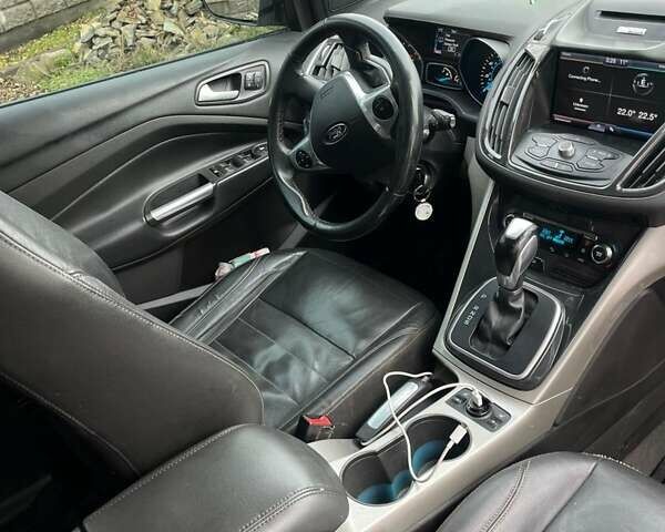 Сірий Форд Ескейп, об'ємом двигуна 1.6 л та пробігом 269 тис. км за 8200 $, фото 22 на Automoto.ua