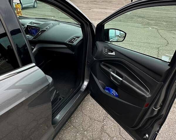 Сірий Форд Ескейп, об'ємом двигуна 2 л та пробігом 192 тис. км за 13500 $, фото 16 на Automoto.ua