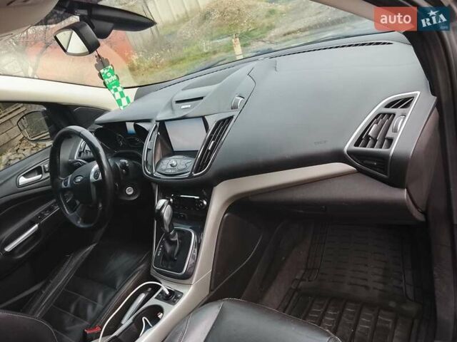 Сірий Форд Ескейп, об'ємом двигуна 1.6 л та пробігом 269 тис. км за 8200 $, фото 6 на Automoto.ua