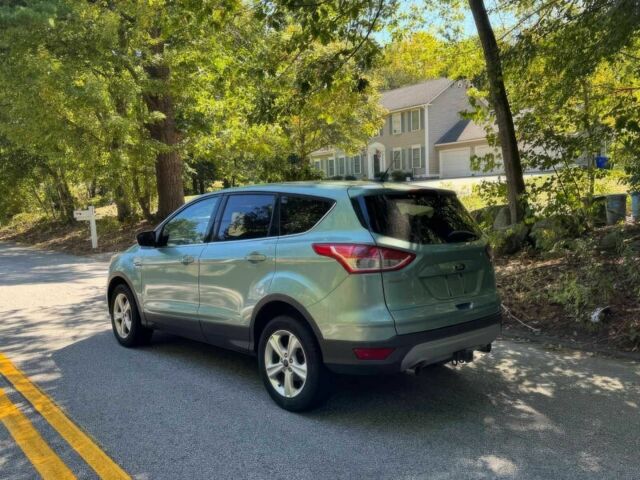 Сірий Форд Ескейп, об'ємом двигуна 2 л та пробігом 85 тис. км за 3500 $, фото 4 на Automoto.ua