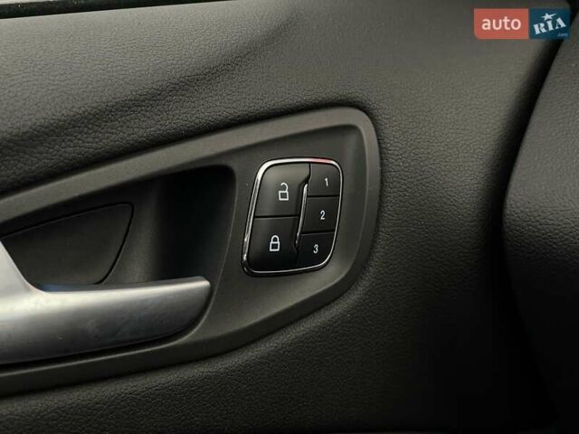 Сірий Форд Ескейп, об'ємом двигуна 1.6 л та пробігом 141 тис. км за 10308 $, фото 12 на Automoto.ua