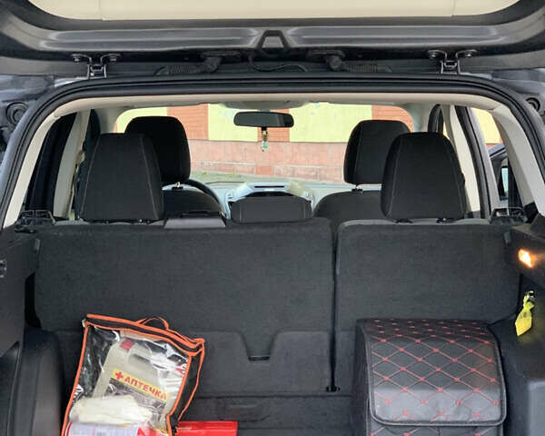 Серый Форд Эскейп, объемом двигателя 1.6 л и пробегом 245 тыс. км за 9200 $, фото 16 на Automoto.ua