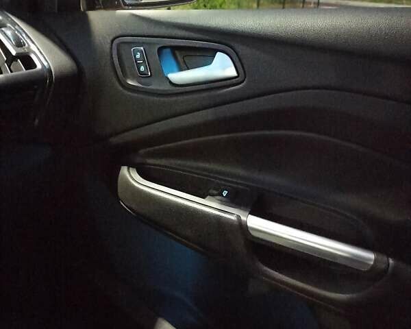 Сірий Форд Ескейп, об'ємом двигуна 1.6 л та пробігом 172 тис. км за 12500 $, фото 38 на Automoto.ua