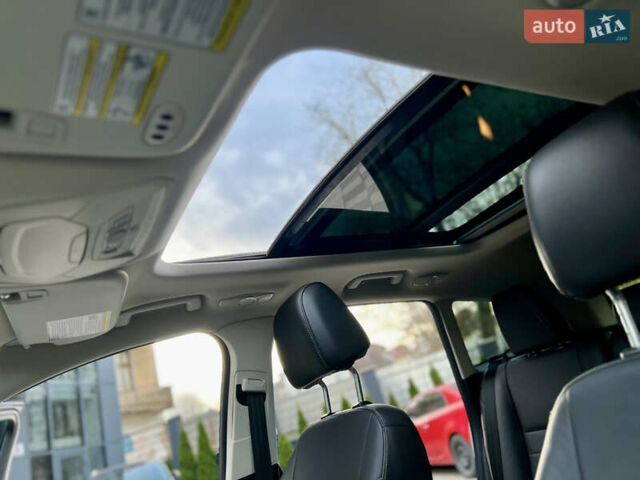 Серый Форд Эскейп, объемом двигателя 2 л и пробегом 149 тыс. км за 10699 $, фото 75 на Automoto.ua