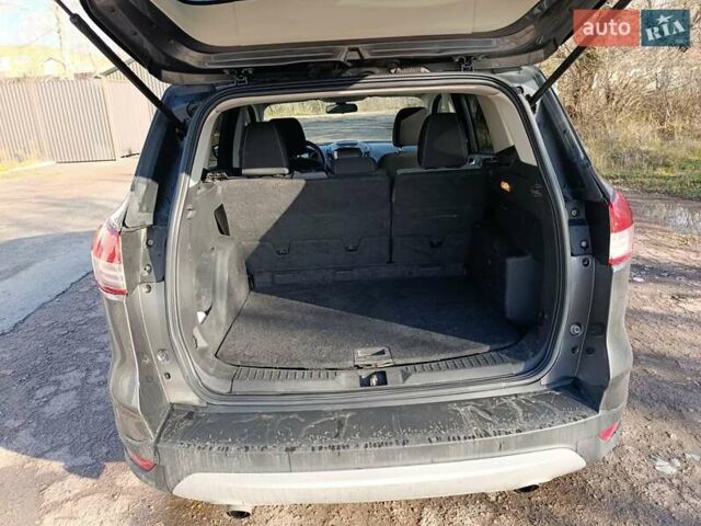 Серый Форд Эскейп, объемом двигателя 1.6 л и пробегом 180 тыс. км за 8500 $, фото 9 на Automoto.ua