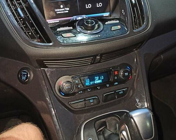 Сірий Форд Ескейп, об'ємом двигуна 1.6 л та пробігом 172 тис. км за 12500 $, фото 16 на Automoto.ua