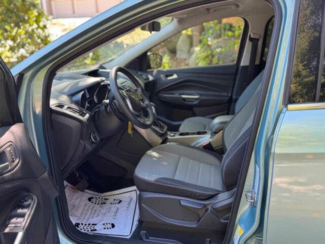 Сірий Форд Ескейп, об'ємом двигуна 2 л та пробігом 85 тис. км за 3500 $, фото 7 на Automoto.ua