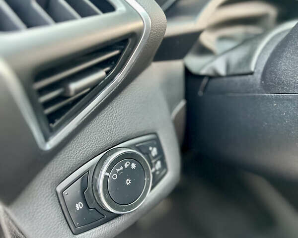 Серый Форд Эскейп, объемом двигателя 2 л и пробегом 149 тыс. км за 10699 $, фото 58 на Automoto.ua