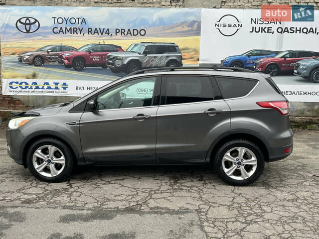 Серый Форд Эскейп, объемом двигателя 1.6 л и пробегом 252 тыс. км за 10500 $, фото 1 на Automoto.ua