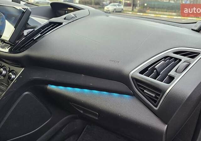 Сірий Форд Ескейп, об'ємом двигуна 2.5 л та пробігом 173 тис. км за 12500 $, фото 9 на Automoto.ua