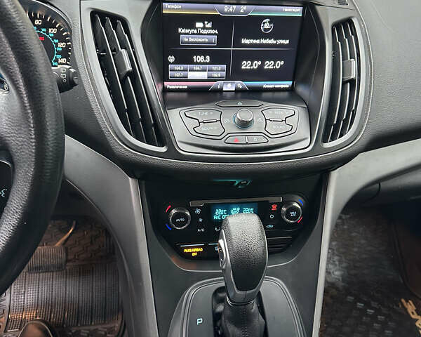 Серый Форд Эскейп, объемом двигателя 1.6 л и пробегом 252 тыс. км за 10500 $, фото 15 на Automoto.ua