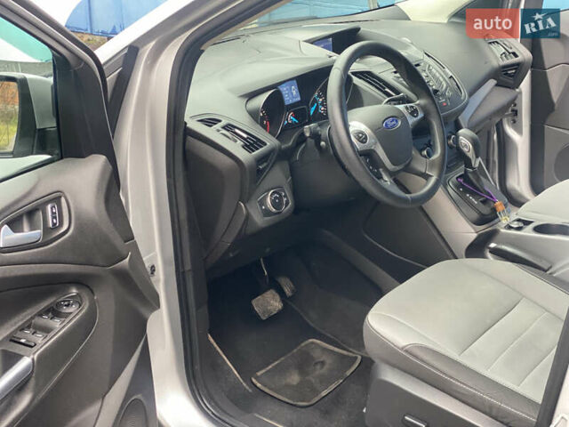 Серый Форд Эскейп, объемом двигателя 1.6 л и пробегом 125 тыс. км за 9999 $, фото 11 на Automoto.ua