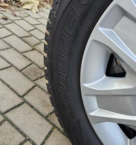 Сірий Форд Ескейп, об'ємом двигуна 2.5 л та пробігом 173 тис. км за 12500 $, фото 7 на Automoto.ua