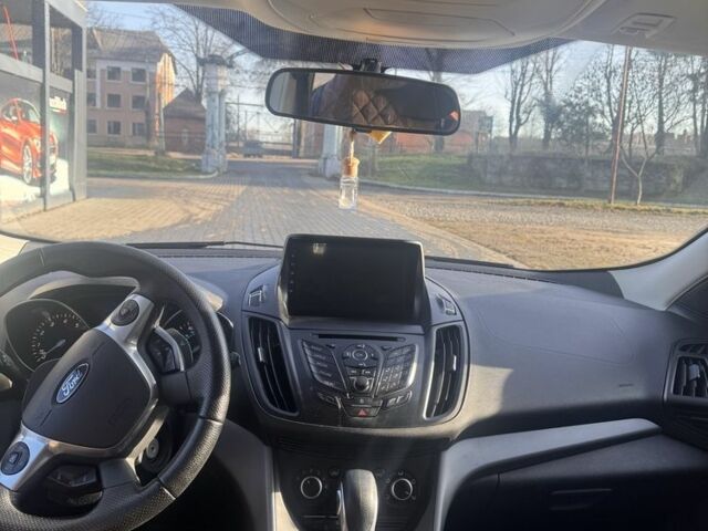 Серый Форд Эскейп, объемом двигателя 1.6 л и пробегом 200 тыс. км за 9900 $, фото 1 на Automoto.ua