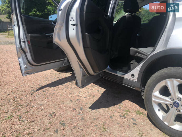 Сірий Форд Ескейп, об'ємом двигуна 2 л та пробігом 220 тис. км за 10600 $, фото 25 на Automoto.ua