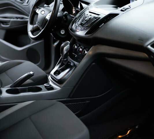 Серый Форд Эскейп, объемом двигателя 2.49 л и пробегом 208 тыс. км за 8499 $, фото 12 на Automoto.ua