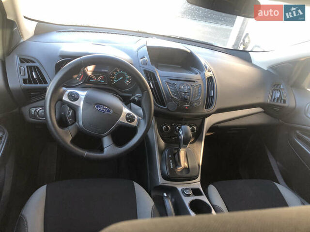 Сірий Форд Ескейп, об'ємом двигуна 2 л та пробігом 220 тис. км за 10600 $, фото 5 на Automoto.ua