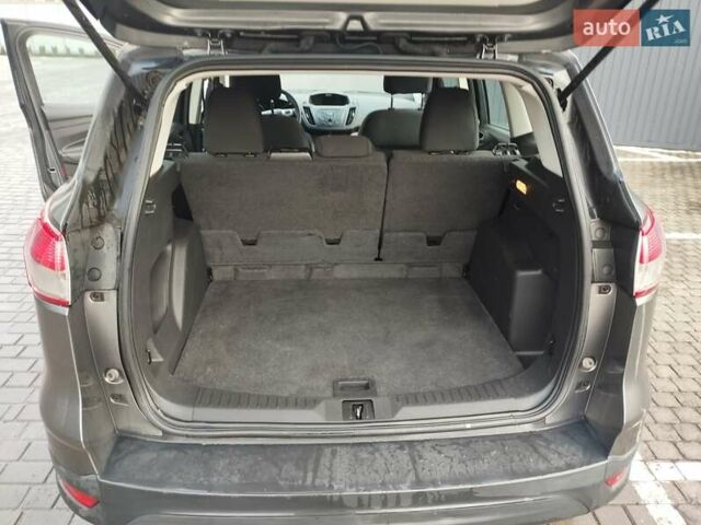 Серый Форд Эскейп, объемом двигателя 2.5 л и пробегом 206 тыс. км за 12900 $, фото 6 на Automoto.ua