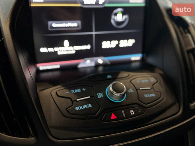 Сірий Форд Ескейп, об'ємом двигуна 1.6 л та пробігом 230 тис. км за 11700 $, фото 14 на Automoto.ua