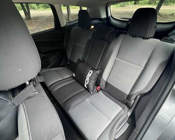 Серый Форд Эскейп, объемом двигателя 1.6 л и пробегом 208 тыс. км за 10800 $, фото 9 на Automoto.ua