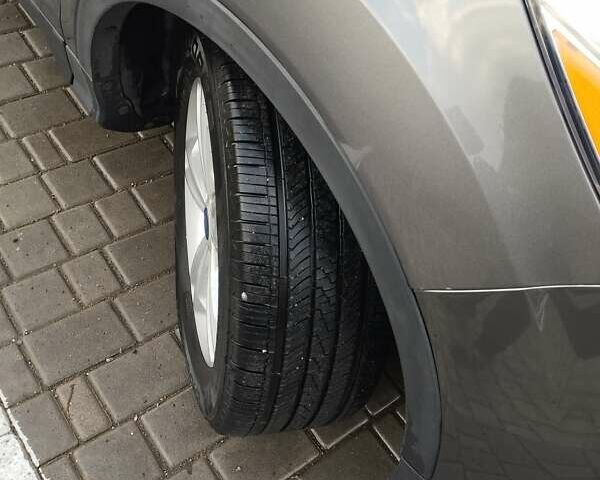 Серый Форд Эскейп, объемом двигателя 2.5 л и пробегом 206 тыс. км за 12900 $, фото 9 на Automoto.ua