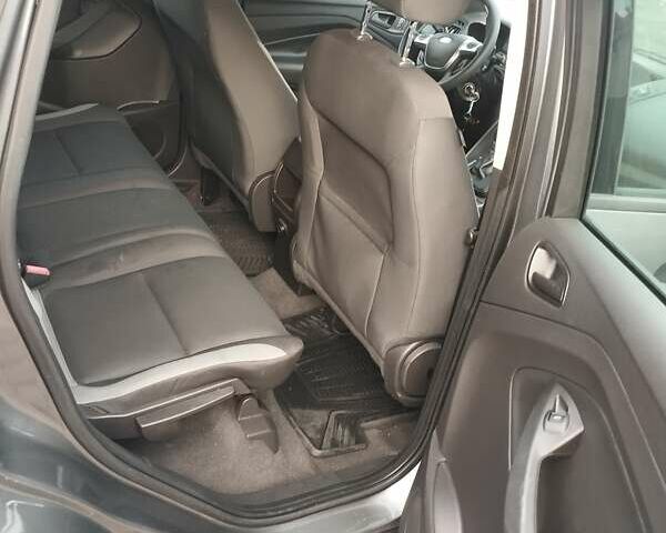 Серый Форд Эскейп, объемом двигателя 2.5 л и пробегом 206 тыс. км за 12900 $, фото 5 на Automoto.ua