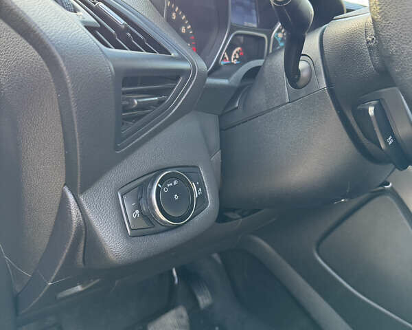 Сірий Форд Ескейп, об'ємом двигуна 2.49 л та пробігом 239 тис. км за 8999 $, фото 14 на Automoto.ua