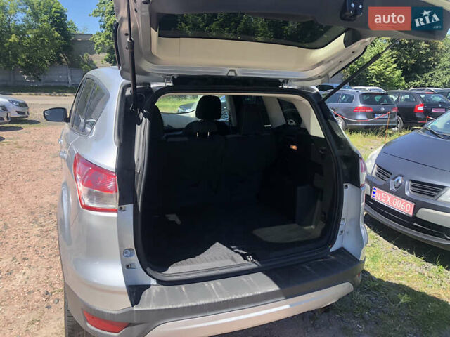 Сірий Форд Ескейп, об'ємом двигуна 2 л та пробігом 220 тис. км за 10600 $, фото 26 на Automoto.ua