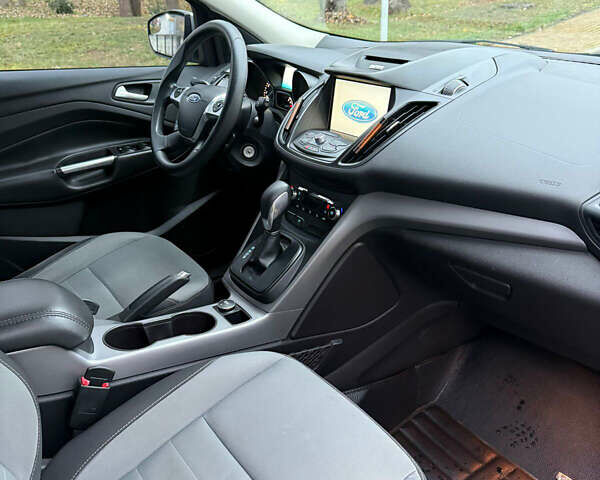 Серый Форд Эскейп, объемом двигателя 2 л и пробегом 174 тыс. км за 11000 $, фото 10 на Automoto.ua