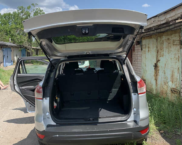 Серый Форд Эскейп, объемом двигателя 2.49 л и пробегом 240 тыс. км за 10200 $, фото 8 на Automoto.ua