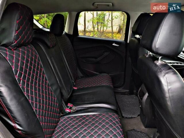 Сірий Форд Ескейп, об'ємом двигуна 1.6 л та пробігом 221 тис. км за 12000 $, фото 5 на Automoto.ua