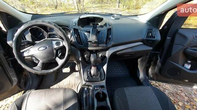 Серый Форд Эскейп, объемом двигателя 2.5 л и пробегом 250 тыс. км за 10900 $, фото 2 на Automoto.ua