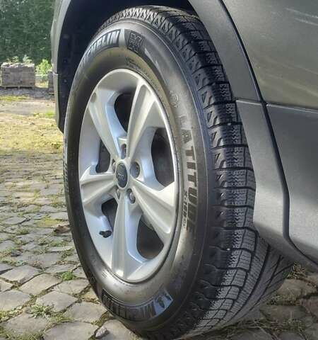 Серый Форд Эскейп, объемом двигателя 1.6 л и пробегом 235 тыс. км за 12300 $, фото 17 на Automoto.ua