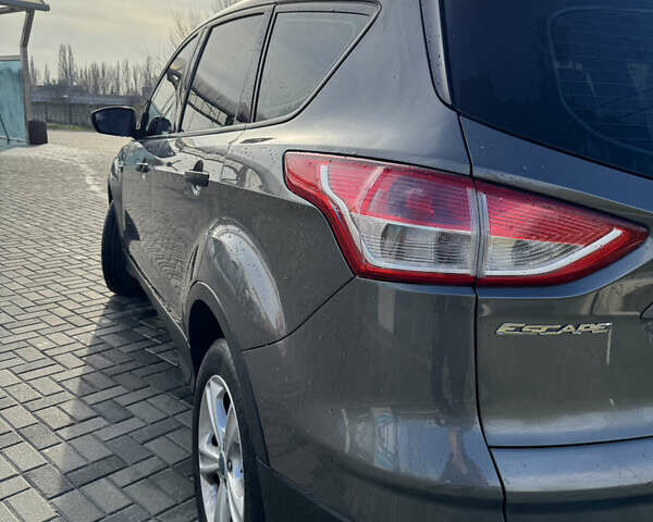 Сірий Форд Ескейп, об'ємом двигуна 2.49 л та пробігом 239 тис. км за 8999 $, фото 4 на Automoto.ua