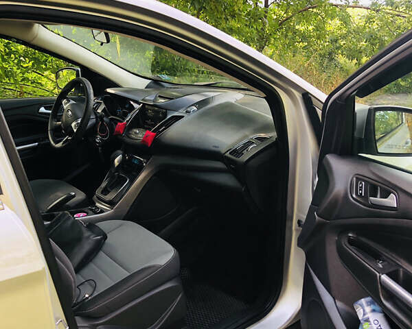 Серый Форд Эскейп, объемом двигателя 1.6 л и пробегом 154 тыс. км за 9200 $, фото 6 на Automoto.ua