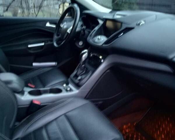 Сірий Форд Ескейп, об'ємом двигуна 1.6 л та пробігом 245 тис. км за 9500 $, фото 7 на Automoto.ua