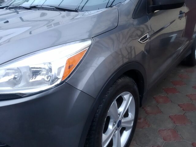 Серый Форд Эскейп, объемом двигателя 1.6 л и пробегом 225 тыс. км за 9200 $, фото 1 на Automoto.ua