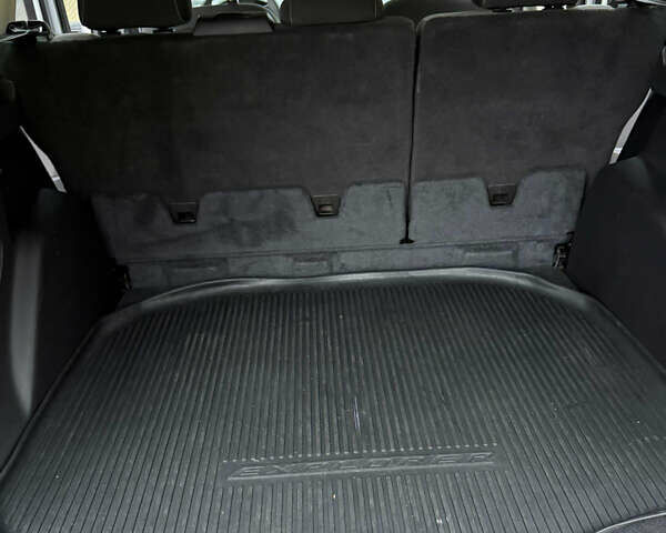 Серый Форд Эскейп, объемом двигателя 2 л и пробегом 174 тыс. км за 11000 $, фото 2 на Automoto.ua