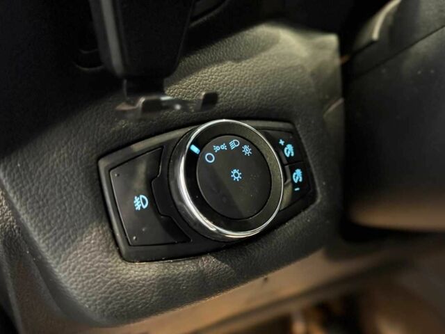 Серый Форд Эскейп, объемом двигателя 1.6 л и пробегом 230 тыс. км за 11700 $, фото 12 на Automoto.ua