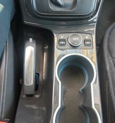 Серый Форд Эскейп, объемом двигателя 2 л и пробегом 232 тыс. км за 11500 $, фото 3 на Automoto.ua