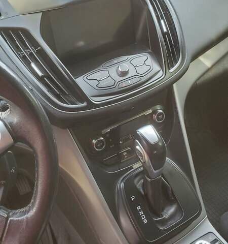 Серый Форд Эскейп, объемом двигателя 1.6 л и пробегом 235 тыс. км за 12300 $, фото 11 на Automoto.ua