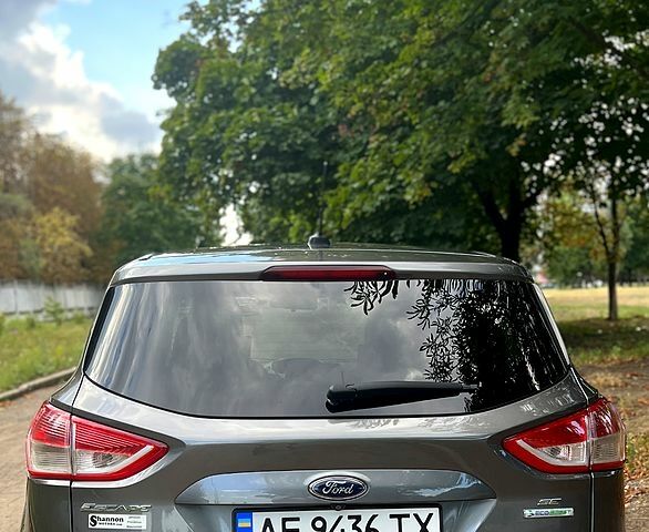 Серый Форд Эскейп, объемом двигателя 1.6 л и пробегом 208 тыс. км за 11000 $, фото 3 на Automoto.ua
