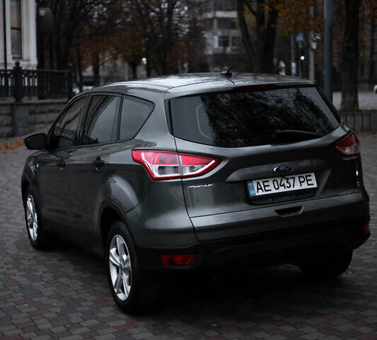 Серый Форд Эскейп, объемом двигателя 2.49 л и пробегом 208 тыс. км за 8499 $, фото 4 на Automoto.ua