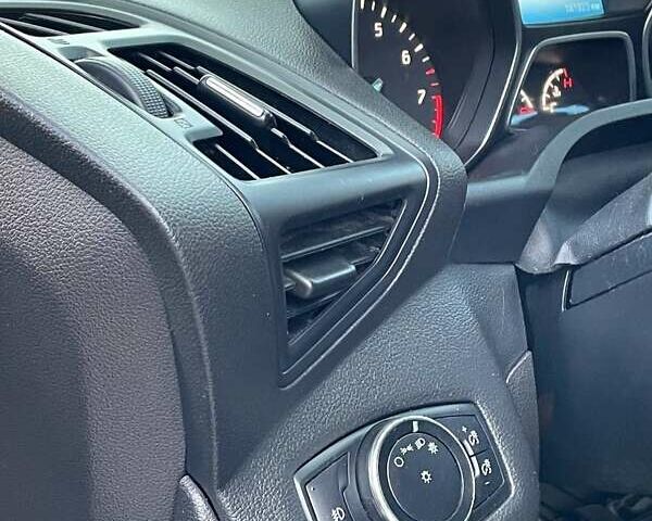 Серый Форд Эскейп, объемом двигателя 1.6 л и пробегом 181 тыс. км за 9500 $, фото 7 на Automoto.ua