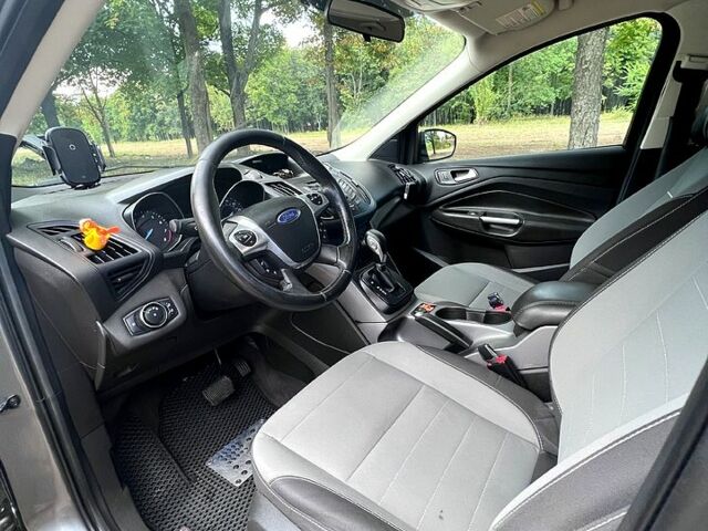 Серый Форд Эскейп, объемом двигателя 1.6 л и пробегом 208 тыс. км за 11000 $, фото 5 на Automoto.ua