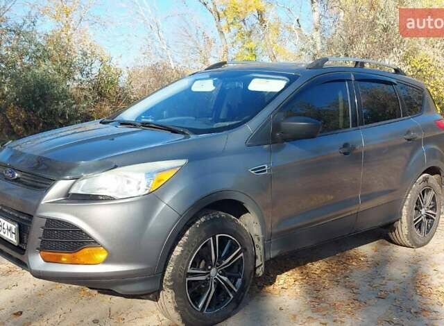 Серый Форд Эскейп, объемом двигателя 2.5 л и пробегом 250 тыс. км за 10900 $, фото 4 на Automoto.ua